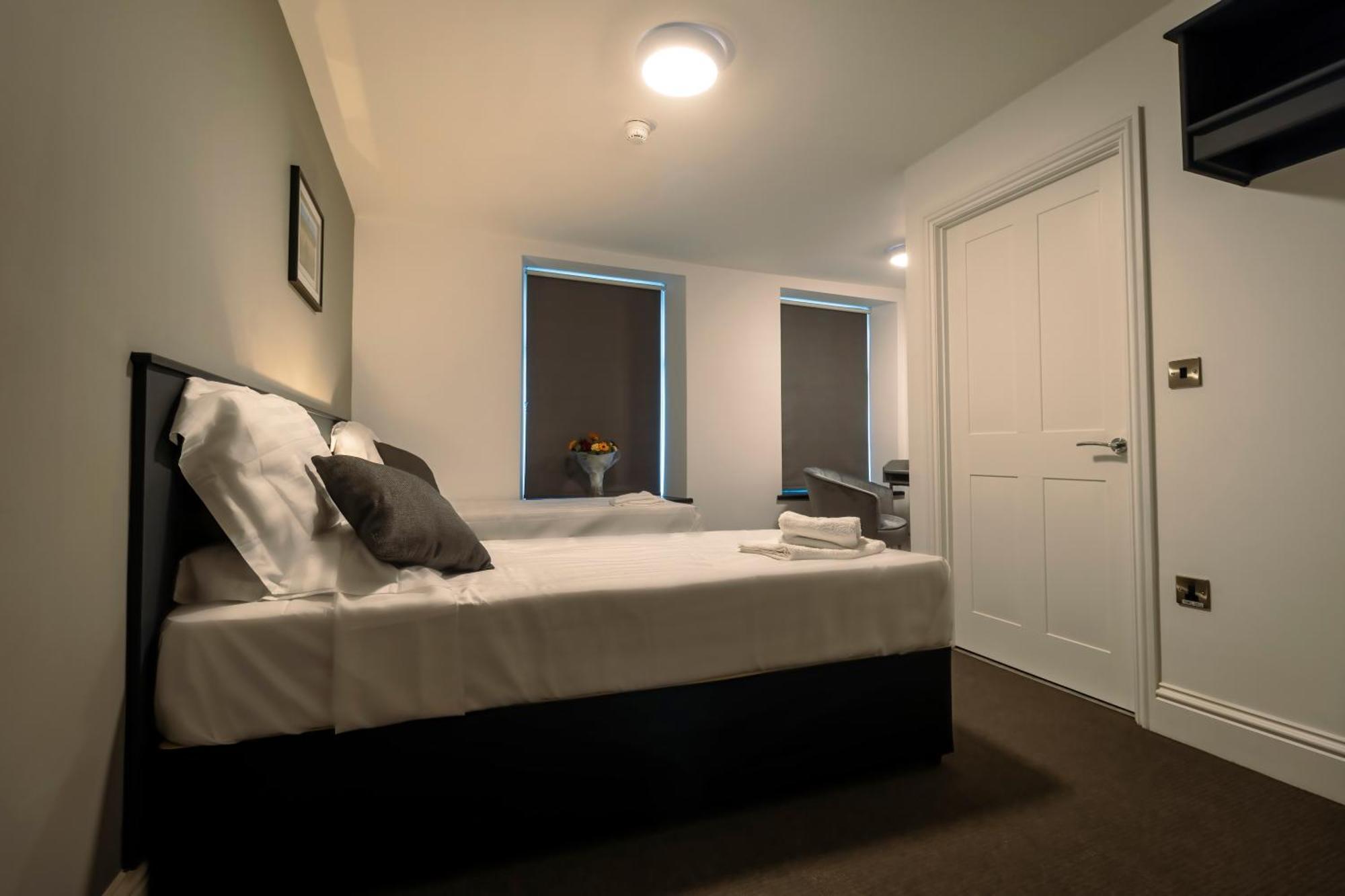 The Friendship Hotel Stocksbridge  Szoba fotó