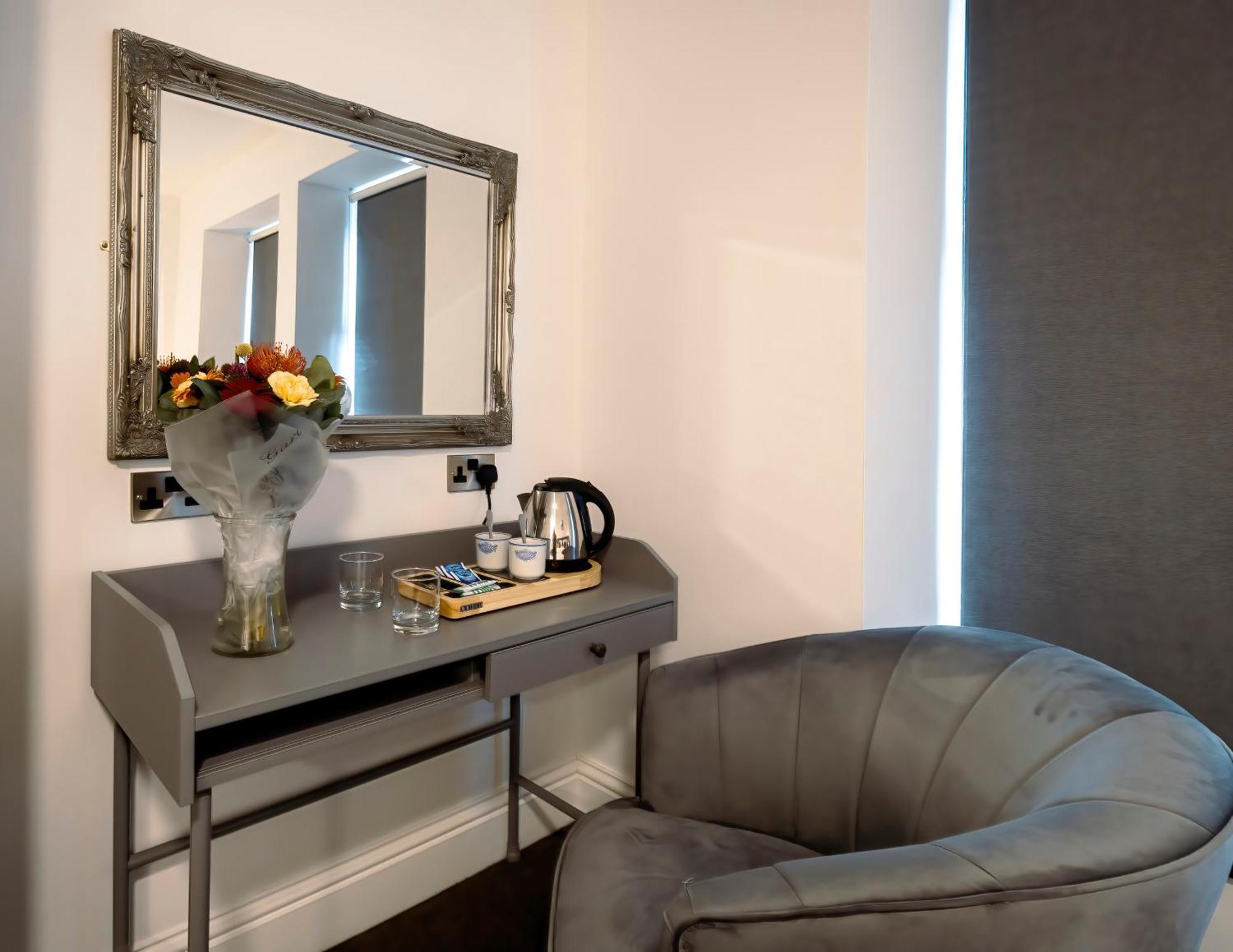 The Friendship Hotel Stocksbridge  Szoba fotó